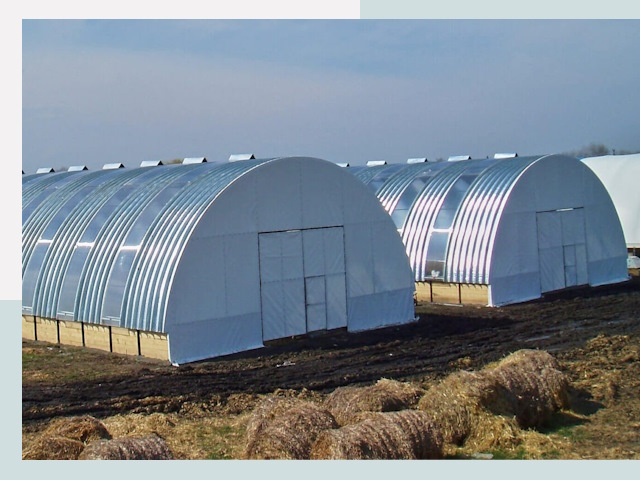 Сельскохозяйственные здания в Большой Камне