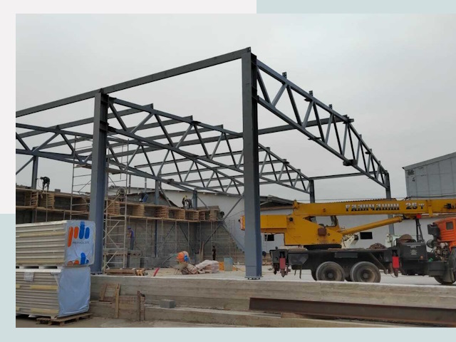 Строительство цехов в Большой Камне